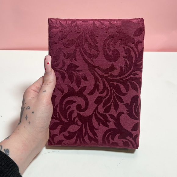 Vintage ornate fabric photo album - Picture 4 of 4
